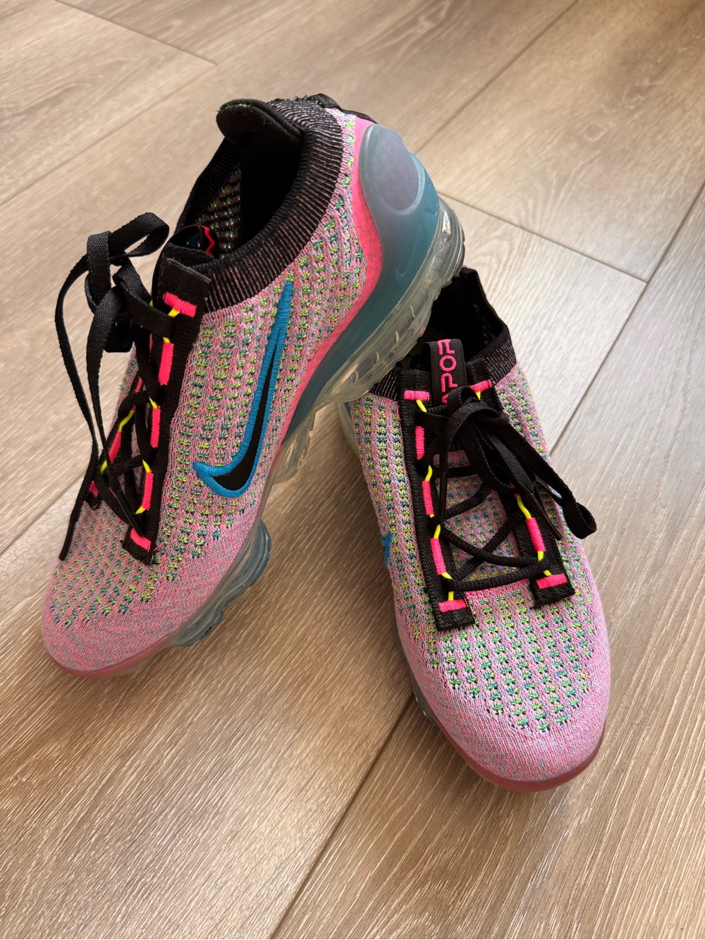 Nike Multicolor Flyknit VaporMax Sneakers - Pink, Blue, Neon 6 NWT